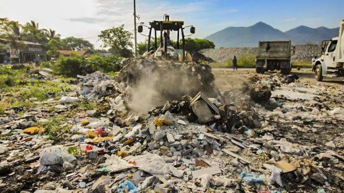 Acapulco - retiran basureros clandetsitnos en Zona Diamante de Acapulco 2